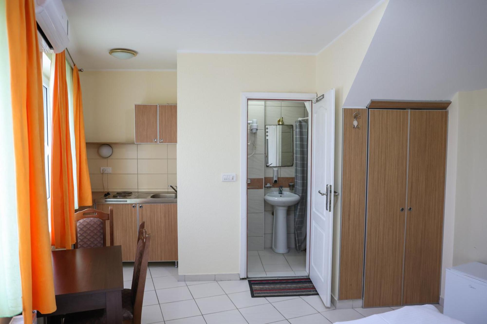 Отель Marex Centar Jabuka Экстерьер фото